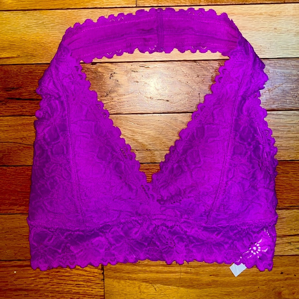 NWOT Aeropostale Live/Love/Dream lace halter embroidered bralette.. Medium.Fucia